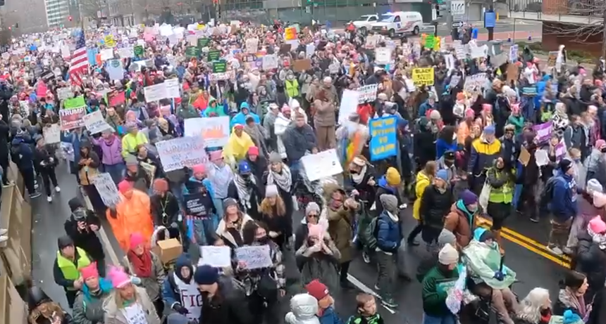 SUA: Mii de oameni au manifestat la Washington împotriva învestirii lui Trump