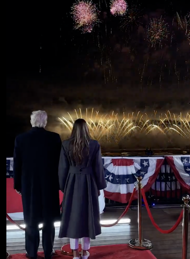 Donald Trump a sosit la Washington, iar festivităţile de învestire au început cu un imitator al lui Elvis şi focuri de artificii - VIDEO