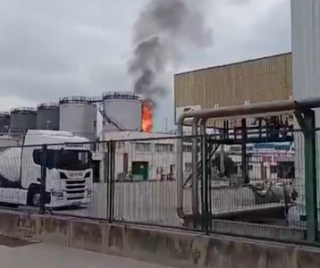 Un mort şi un rănit grav în Spania, în explozia unui rezervor de acetat de metil, în timpul unor lucrări de mentenanţă, în portul Barcelona. Planul de risc chimic, activat. Persoanele din vecinătate, izolate