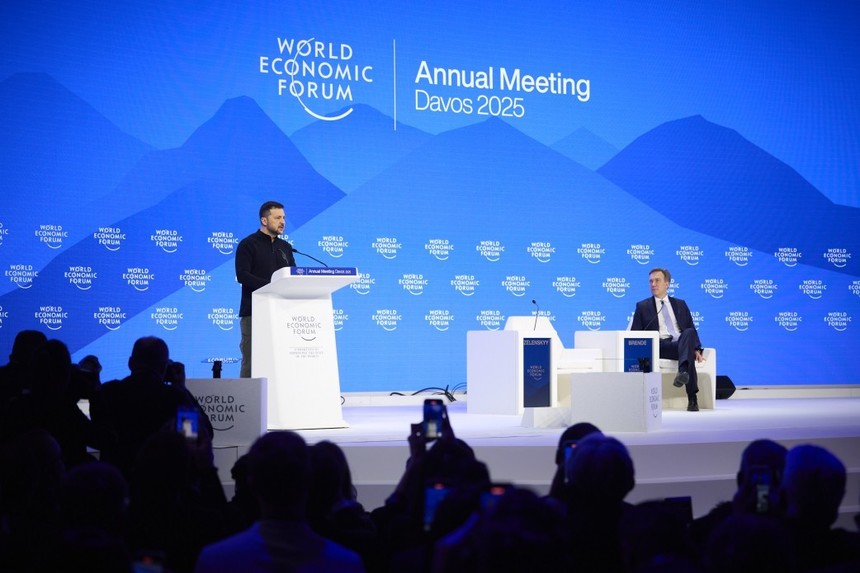 Zelenski critică Europa în discursul de la Davos. A doua zi după învestirea lui Trump, el le cere politicienilor europeni să fie „mai mult decât simpli spectatori” care „se limitează la a posta pe X, după ce un acord a fost deja încheiat”