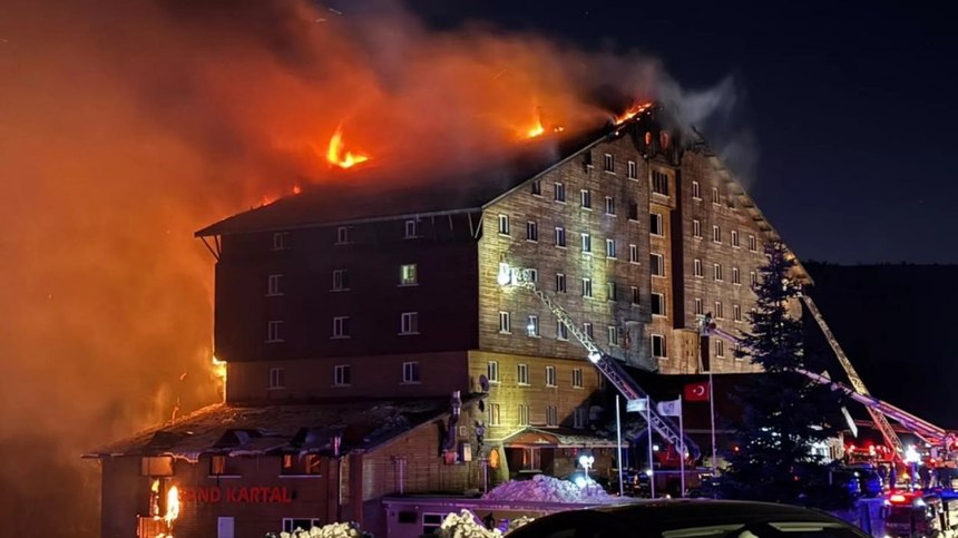 Bilanţul incendiului de la hotelul din Turcia a crescut la 76 de morţi, anunţă ministrul de interne