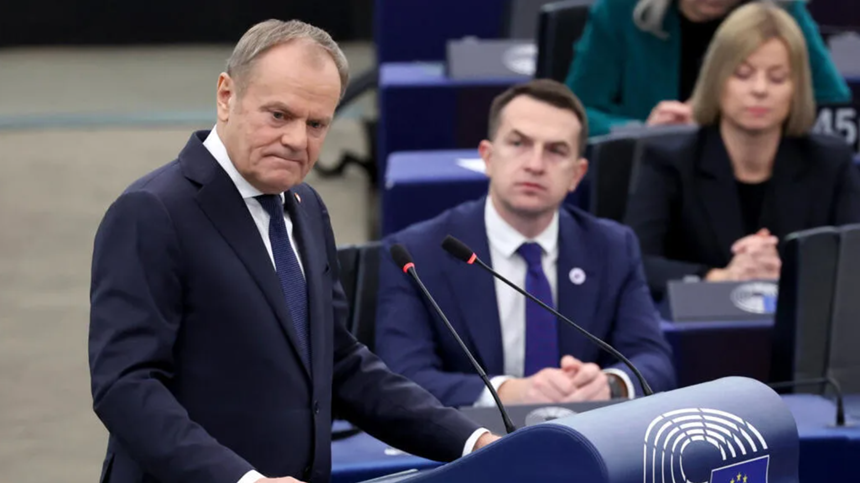 ”Dacă Europa vrea să supravieţuiască, ea trebuie să se înarmeze”, pledează Tusk în Parlamentul European la prezentarea programului preşedinţiei poloneze