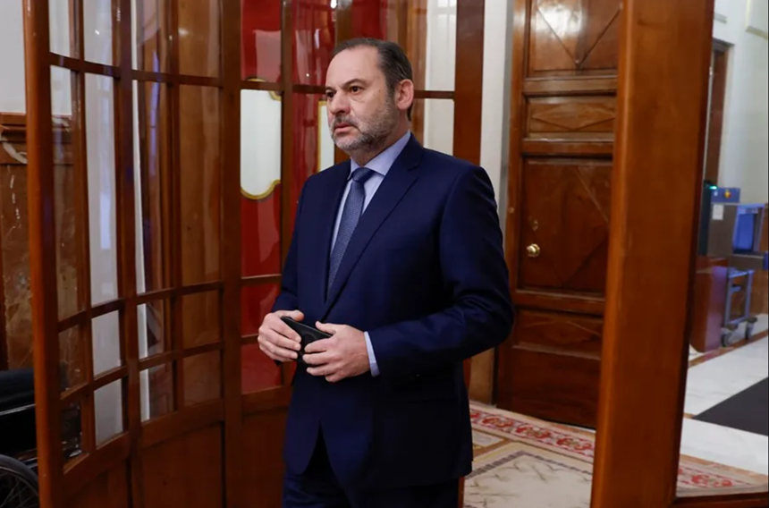 Deputaţii spanioli îi ridică imunitatea parlamentară unui fost ministru al Transporturilor, Jose Luis Abalos, fosta mână dreaptă a premierului Pedro Sanchez, acuzat de corupţie în timpul pandemiei covid-19