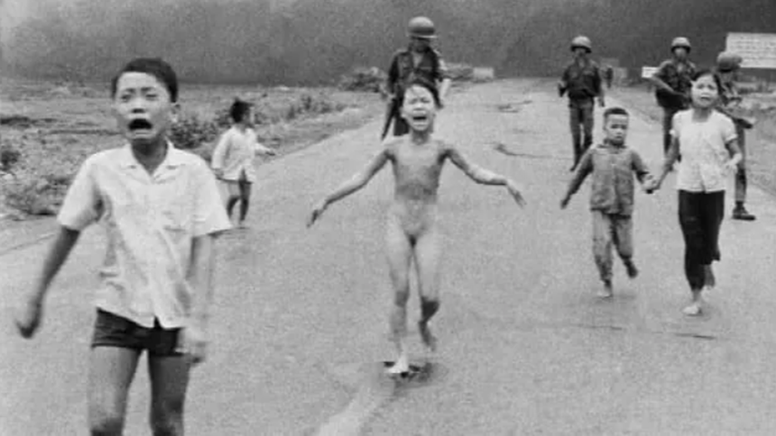 Un documentar atribuie fotografia ”fetei cu napalm” unui jurnalist vietnamez