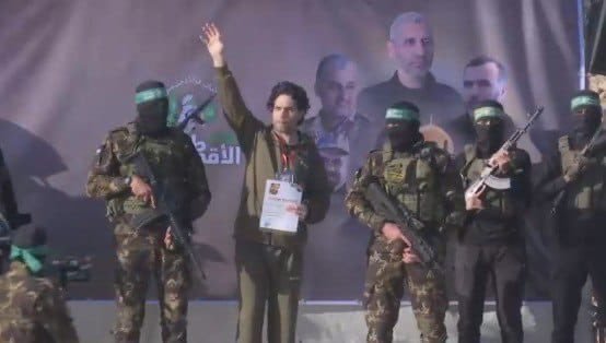 UPDATE - Hamas a predat doi ostatici israelieni în sudul Gazei. Al treilea ostatic, predat