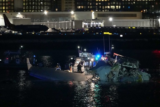 Accidentul aviatic de la Washington: Au fost identificate 55 din cele 67 de victime