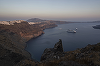 Noi seisme pe insula turistică greacă Santorini, unde locuitorii dorm afară de frică. Cutremur de 4,2 grade pe scara Richter. Autorităţile nu exclud un cutremur de peste 5 grade pe scara Richter. Mulţi locuitori au părăsit insula de frica unui tsunami