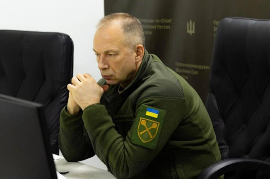 Şeful armatei ucrainene Oleksandr Sîrski cere o anchetă cu privire atacuri vizând personal de recrutare. El evocă un omor şi două explozii cu bombe la centre de recrutare