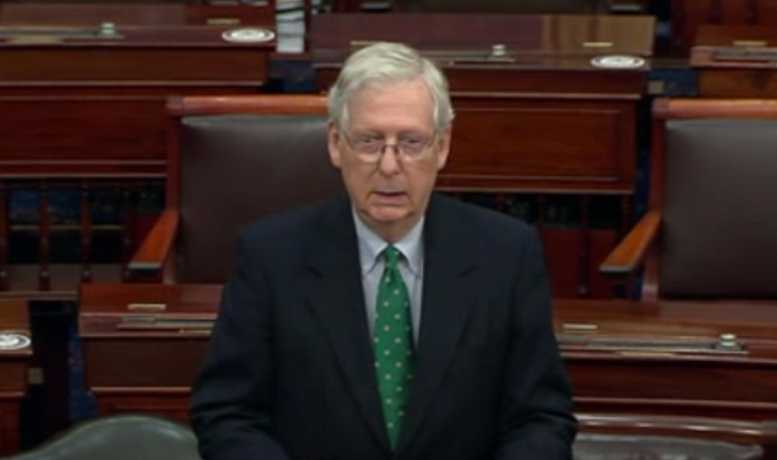 Senatorul american republican Mitch McConnell a căzut de două ori miercuri în sediul Congresului 