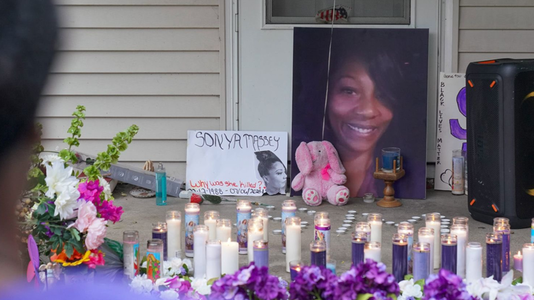 Familia afroamericanei Sonia Massey, ucisă acasă de către un poliţist alb, ajunge la un acord de indemnizare în valoare de zece milioane de dolari cu autorităţile comitatului Sangamon din Illinois, unde a avut loc drama în iulie 2024