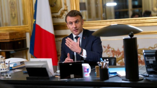 Macron avertizează, într-un interviu acordat FT, împotriva unei păci care să însemne o ”capitulare” a Ucrainei, se întreabă dacă Putin este pregătit ”sincer” de o încetare a focului şi cere ca Ucraina şi europenii să negocieze o nouă arhitectură a securit