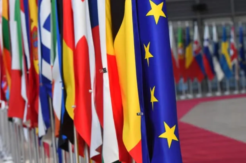 Premierul Marii Britanii se va alătura liderilor europeni la un summit de urgenţă pe tema Ucrainei