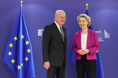 Uniunea Europeană ”vrea să facă echipă” cu SUA pentru a obţine o pace ”dreaptă” în Ucraina, anunţă von der Leyen în urma unei discuţii importante cu Keith Kellogg”,emisarul pentru Ucraina al lui Trump 