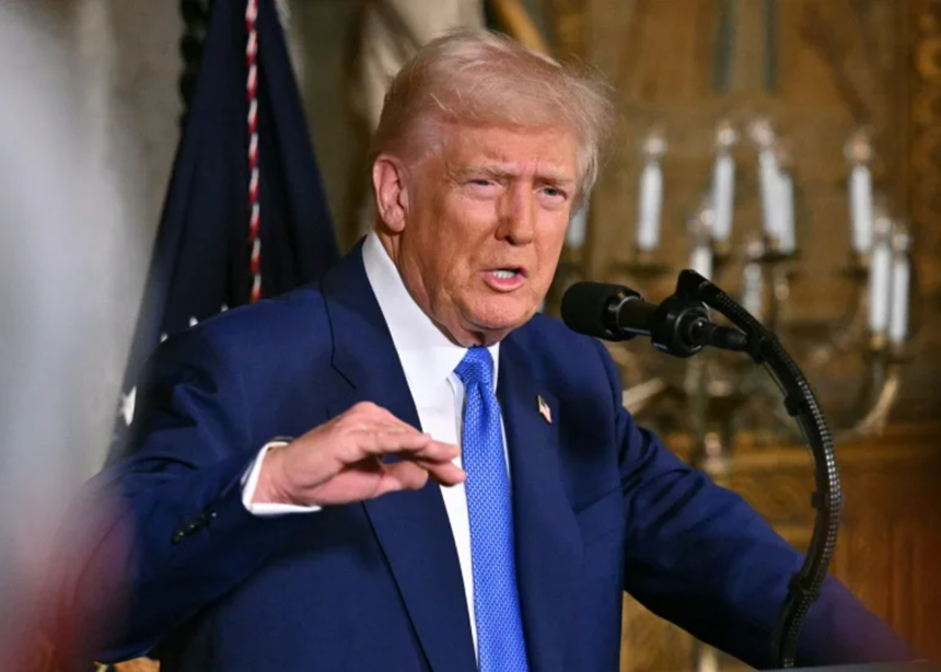 Trump îl atacă violent pe Zelenski înainte să se întâlnească cu Putin, ”până în aprilie”