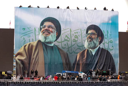 Zeci de mii de susţinători ai Hezbollah, la funeraliile lui Hassan Nasrallah. Aviaţia a survolat la joasă altitudine funeraliile şi a efectuat atacuri în sudul şi estul Libanului, în pofida armistiţiului