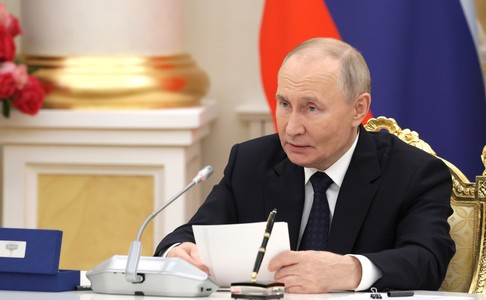 Putin se declară în favoarea investiţiilor americane în minereurile din teritoriile ocupate ale Ucrainei