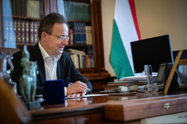 Peter Szijjarto, atac virulent la adresa Bruxelles-ului: Ştiau că, dacă nu fac nimic, Washingtonul va introduce tarife vamale. Şi totuşi nu au făcut nimic, pentru că sunt incompetenţi şi laşi / Ce a stricat Bruxelles-ul reparăm noi aici, în Ungaria