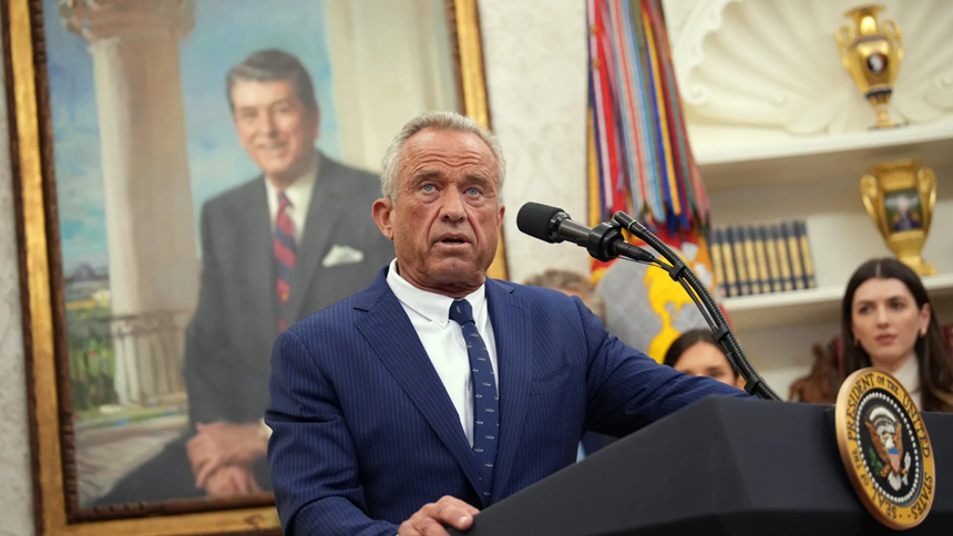 SUA - Secretarul Sănătăţii Robert F. Kennedy Jr. ”antivaccin” îndeamnă la vaccinare împotriva rujeolei, în urma intensificării epidemiei din Texas şi laudă vaccinul împotriva rujeolei, rubeolei şi oreionului (RRO) într-un editorial pe site-ul Fox News