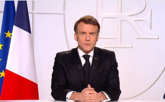 UPDATE - Emmanuel Macron vrea să lanseze o dezbatere pe tema extinderii protecţiei nucleare franceze la aliaţii europeni. Europa trebuie să fie pregătită, în caz că Statele Unite nu îi vor mai sta alături