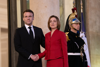 Macron denunţă ”tentativele ruseşti tot mai dezinhibate de destabilizare” a R.Moldova şi semnează un acord cu Sandu, la Palatul Élysée, în vederea ”creşterii rezistenţei faţă de amestecuri străine”. ”În lumea de azi, adevărul este la fel de vital ca secur