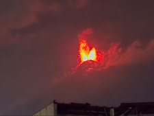 Aproape 1.000 de persoane evacuate în Guatemala, după erupţia Vulcanului Fuego