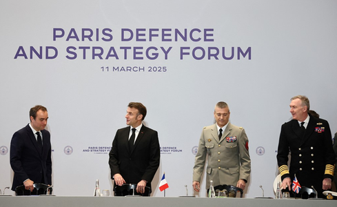 Macron cere armatelor a 30 de ţări să treacă la planificarea garanţiilor de securitate ale Ucrainei