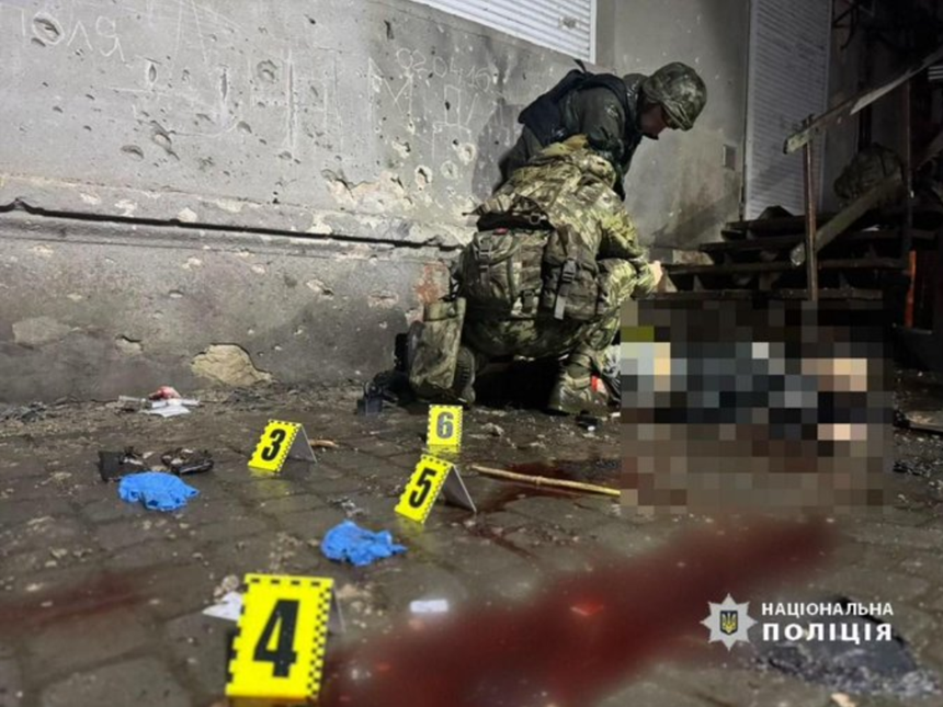 SBU acuză FSB de aruncarea în aer a doi adolescenţi ucraineni pe care i-a recrutat să pună o bombă lângă gara din Ivano-Frankivsk. Un adolescent, mort, unul grav rănit, care riscă închisoarea pe viaţă, şi doi trecători răniţi de suflul exploziei