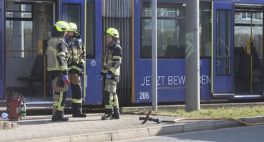 Un bărbat a dat foc unei femei într-un tramvai din estul Germaniei / Agresorul a fugit, femeia fiind dusă la spital în stare gravă 