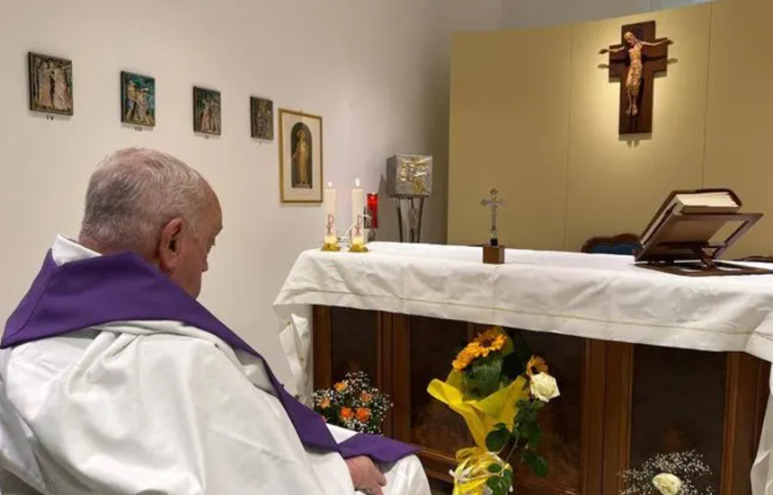 Papa Francisc, spitalizat, cere încetarea conflictelor armate în lume