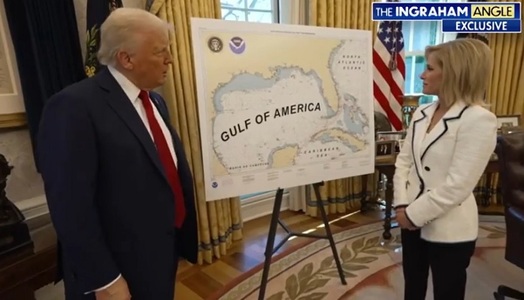 Trump a recreat Biroul Oval după chipul său: cupe, heruvimi şi suporturi de pahare din aur, o copie a Declaraţiei de Independenţă a SUA, harta "Golfului Americii" - VIDEO