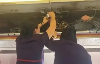 Un zbor al companiei Hong Kong Airlines de la Hangzhou la Hong Kong, redirecţionat la Fuzhou, în sud-estul Chinei, în urma izbucnirii unui incendiu într-un compartiment de bagaje din aeronavă. În avion se aflau 160 de pasageri şi opt membri ai echipajului