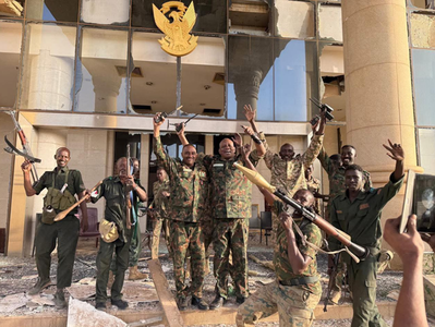 Armata sudaneză anunţă că a recucerit palatul prezidenţial de la paramilitari, la aproape doi de la începutul Războiului din Sudan. ONU: Două milioane de persoane, afectate de o insecuritate alimentară extremă, 320.000 de oameni suferă de foamete