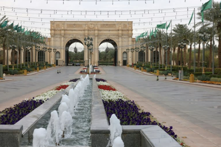 Ruşii şi americanii discută cu uşile închise la Ritz-Carlton, la Riad, despre un eventual armistiţiu în Ucraina. Kremlinul evocă negocieri ”dificile”, trage de timp şi examinează un armistiţiu la Marea Neagră în vederea reluării Acordului Cerealelor