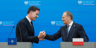 ”Un atac împotriva Poloniei sau oricărui alt aliat” va primi un răspuns ”devastator”, ameninţă secretarul general al NATO Mark Rutte la Varşovia, referindu-se la Putin şi evocând Articolul 5