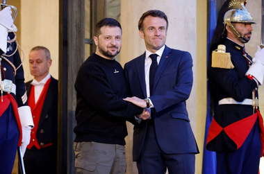 Volodimir Zelenski, primit la Paris de Emmanuel Macron. Kievul cere militari europeni ”pregătiţi de luptă” după război, ci nu o forţă de menţinerea păcii