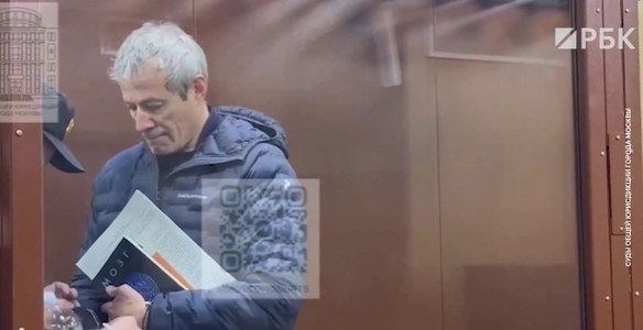 Rusia îl arestează preventiv pentru două luni pe oligarhul Vadim Moşkovici. Mogulul agriculturii ruse este cel mai răsunător caz de miliardar rus  arestat de la începutul războiului. Cine este şi cum a făcut avere