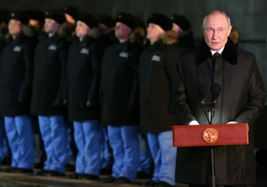 Putin se laudă la Murmansk că Rusia deţine ”iniţiativa strategică” pe front în Ucraina. ”Îi vom termina”. Zelenski îl acuză că ”se pregăteşte de o ofensivă de primăvară” la Sumî şi în Harkov şi că trage timp prin negocieri