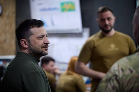 Zelenski: Ucraina nu va recunoaşte ajutorul militar american drept datorie în cadrul acordului privind mineralele şi nu îl va semna, dacă îi ameninţă aderarea la UE / Noua versiune propusă de SUA ar lua Ucrainei toate profiturile