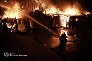 Cel puţin patru morţi şi 21 de răniţi la Dnipro, în atacuri ruse nocturne cu 170 de drone în cinci regiuni ucrainene. Moscova revendică cucerirea a două sate, în Zaporojue şi Doneţk 