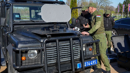 FSB anchetează la Belgrad cu privire la folosirea unei arme sonice împotriva manifestanţilor anticorupţie de la 15 martie, anunţă preşedintele sârb Aleksandr Vucici şi respinge din nou acuzaţii în acest sens drept ”minciuni”