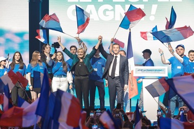 Condamnarea lui Le Pen este şansa lui Jordan Bardella, emulul ei, de a deveni preşedinte al Franţei. Un sondaj înainte de sentinţă arăta că este mai popular decât ea în rândul simpatizanţilor extremei drepte