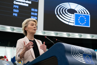 Uniunea Europeană are un ”plan solid” de răspuns unor suprataxe americane, anunţă în Parlamentul European Ursula von der Leyen. ”Drepturile vamale sunt taxe care vor fi plătite de către cetăţeni”