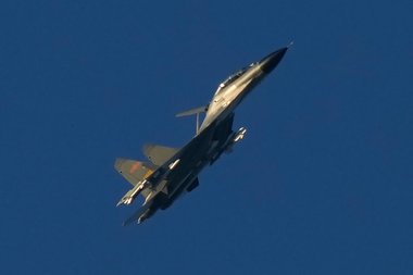 Taiwanul anunţă că 76 de avioane de război chineze şi 15 nave de război au fost detectate în jurul insulei