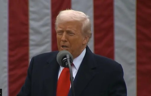 Trump ridică din umeri la reacţia pieţei după anunţul privind tarifele: „Cred că merge foarte bine”