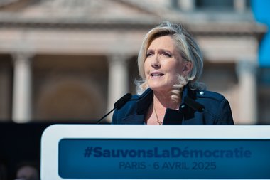 Marine Le Pen califică drept „vânătoare de vrăjitoare” condamnarea sa pentru deturnare de fonduri