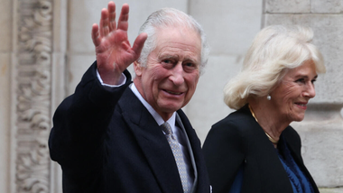După problemele legate de efectele secundare ale tratamentului împotriva cancerului, regele Charles al III-lea face o vizită oficială în Italia