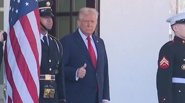 Trump susţine că economia SUA este puternică, în timp ce piaţa Chinei se prăbuşeşte
