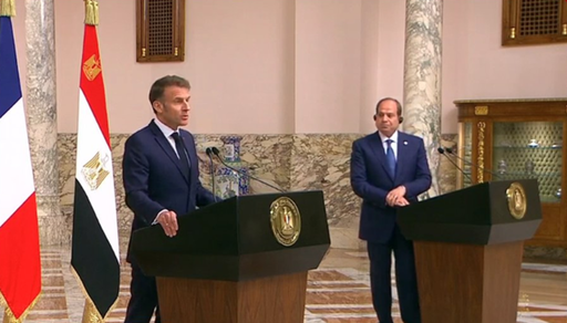 Macron cere la Cairo ca Hamasul să nu joace ”niciun rol” în guvernarea Fâşiei Gaza şi îşi reiterează susţinerea planului Ligii Arabe al reconstrucţiei enclavei. Berlinul şi Semiluna Roşie palestiniană cer anchetarea uciderii a 15 salvatori la 23 martie