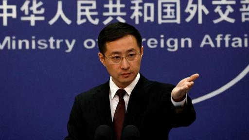 UPDATE - China ripostează cu mărirea tarifelor la 84% pentru mărfurile americane. Pieţele europene îşi adâncesc scăderea după anunţul Beijingului. Preţul petrolului scade sub 60 de dolari / Prima reacţie din SUA