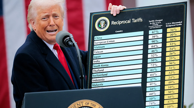 Donald Trump anunţă că suspendă suprataxele vamale ”reciproce” pe o perioadă de 90 de zile, cu excepţia Chinei